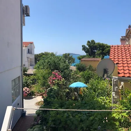 Gloria Apartment