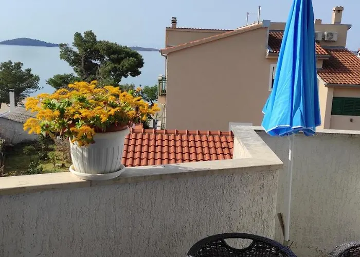 Gloria * Brodarica (Sibenik-Knin)